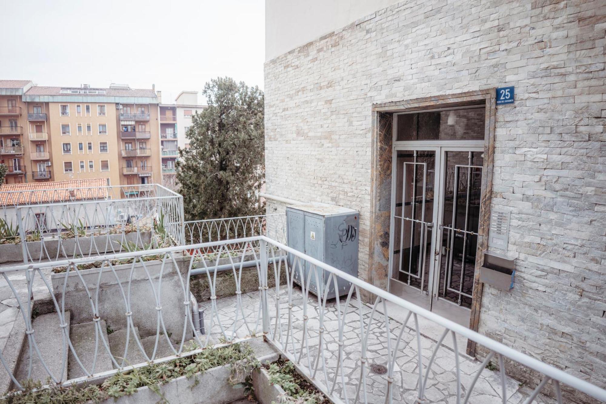 5Min Stazione Centrale Appartamento Con Terrazza ตรีเอสเต ภายนอก รูปภาพ